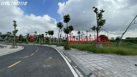 Land for sale Thach Ban Co Linh, close to the park, avoid cars, corner lot 58m, MT5.5m, 4 billion balance _0