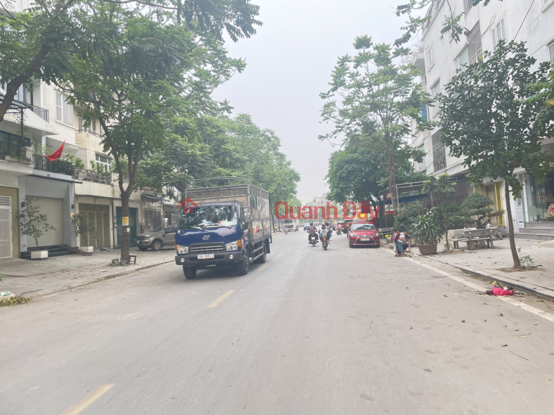 Property Search Vietnam | OneDay | Residential Sales Listings, Adjacent to Van Phu, Business Street. 6 floors, 5.5m frontage only 9 billion (30m sidewalk) Near Van La market