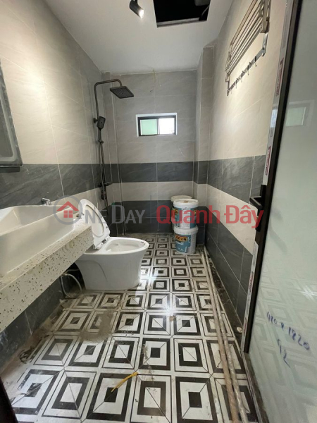 đ 10 tỷ NHÀ ĐẸP 5 TẦNG Ngõ thông Nguyễn Văn Cừ-Long Biên 44m2 mặt tiền 4.5m X 10 tỷ.