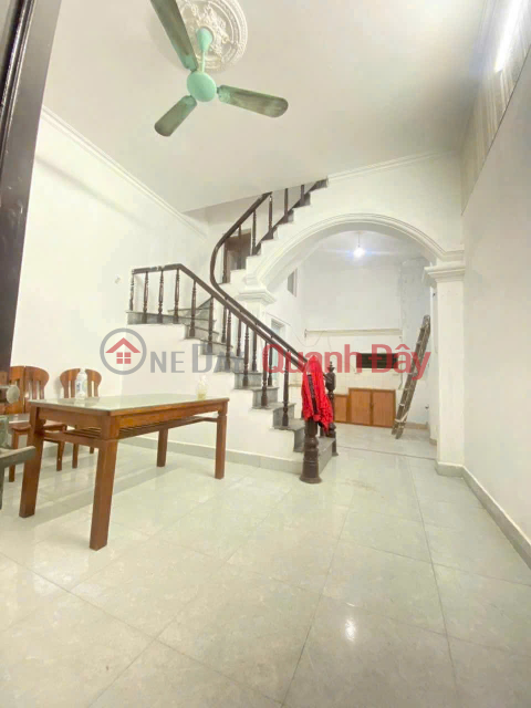 Whole house for rent on Tran Dai Nghia Street, 40m2, 3 floors, 3 bedrooms, 2 bathrooms, 9.5 million _0