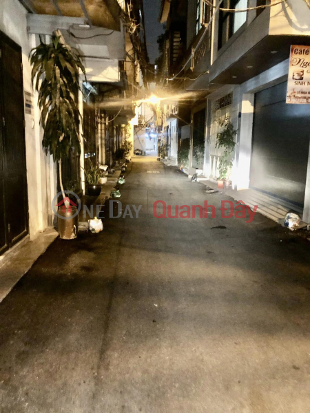 House for sale Nghia Dung, Ba Dinh, area 41m x 3T, only 3.5 billion, near the car, three-car lane to the house Sales Listings