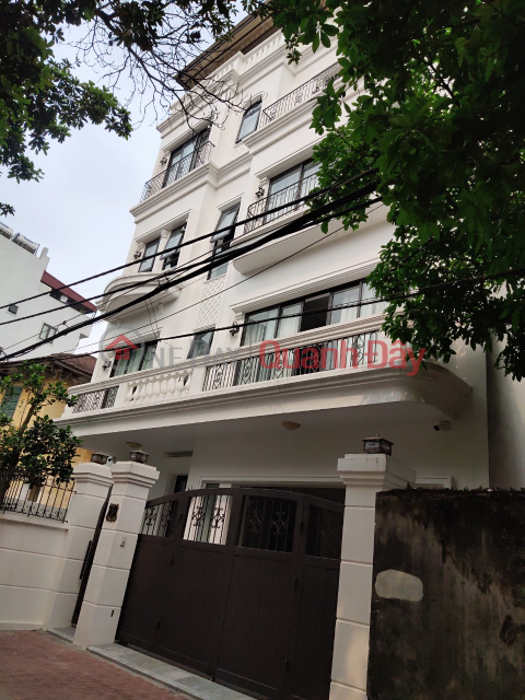 HOUSE FOR SALE BAC Tu Liem DISTRICT !! PHAM VAN DONG STREET HOUSE !! RED DOOR CAR!!! SO BEAUTIFUL LOCATION _0