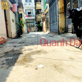 Lac Long Quan Townhouse for Sale, Cau Giay District. 81m Frontage 6.6m Approximately 12 Billion. Commitment to Real Photos Accurate Description. Owner _0