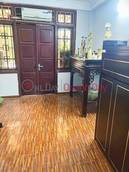 Bán Nhanh - Nhà Đẹp Lạc Long Quân - 35m2 × 5 tầng - Ngõ rộng - Sổ đỏ chính chủ - Vào ở ngay Niêm yết bán