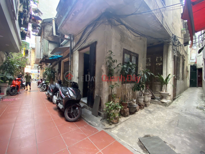 House for sale on Bui Thi Xuan street, corner lot to build a beautiful office building, high-class residential area Sales Listings