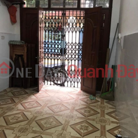 Extremely rare Lac Long Quan - Tay Ho house near the street 25m2 only 4 billion _0