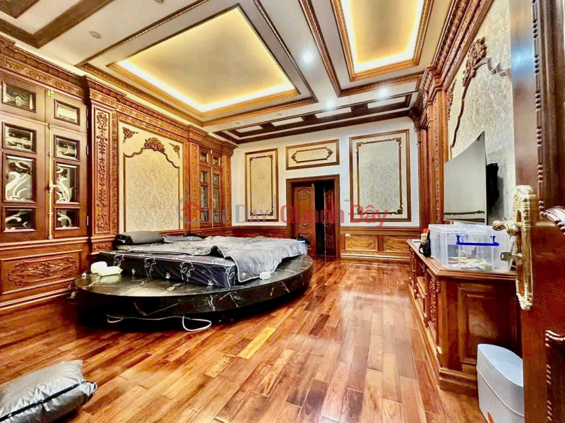 Selling a 300m villa with gold-plated wood and elevator right at lot 11 Dang Hai, Hai An. Sales Listings