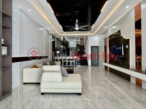 SUPERB BEACHFRONT PROPERTY - 3-STORY HOUSE - FULLY FURNISHED _0