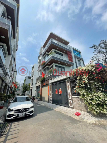 Spacious house with garden, 22x13m, located on a car-accessible alley off Huynh Tan Phat street, price 9 billion VND. Sales Listings