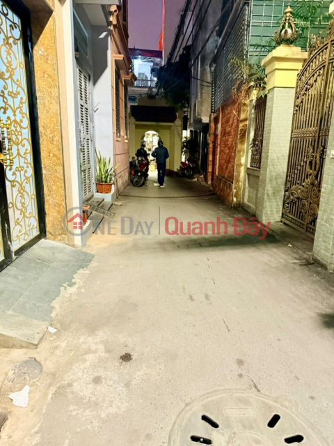 Hoàng Quốc Việt – 90m² – MT 5.6m – SÂN TRƯỚC – gần Công viên Nghĩa Tân – 21.5 tỷ _0