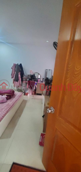 The owner authorizes the sale, needs to sell the house on Nguyen Huy Tuong street - Thanh Xuan, the owner is willing to leave all the contents. Vietnam Sales đ 3.5 Billion