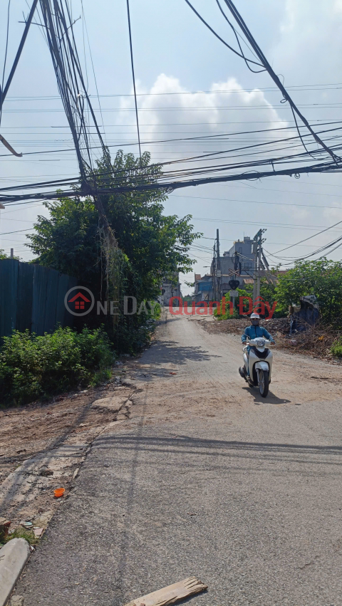 Selling 220m2 of land in Long Bien district, 17m wide road, only a little over 3 billion _0