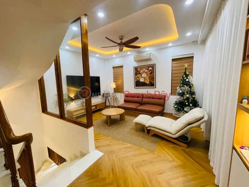 Tran Duy Hung, 36m x 6 floors, 14.8 billion VND, corner plot, fully furnished, 10m wide road allowing cars to pass, near the main street. Vietnam | Sales | đ 14.8 Billion