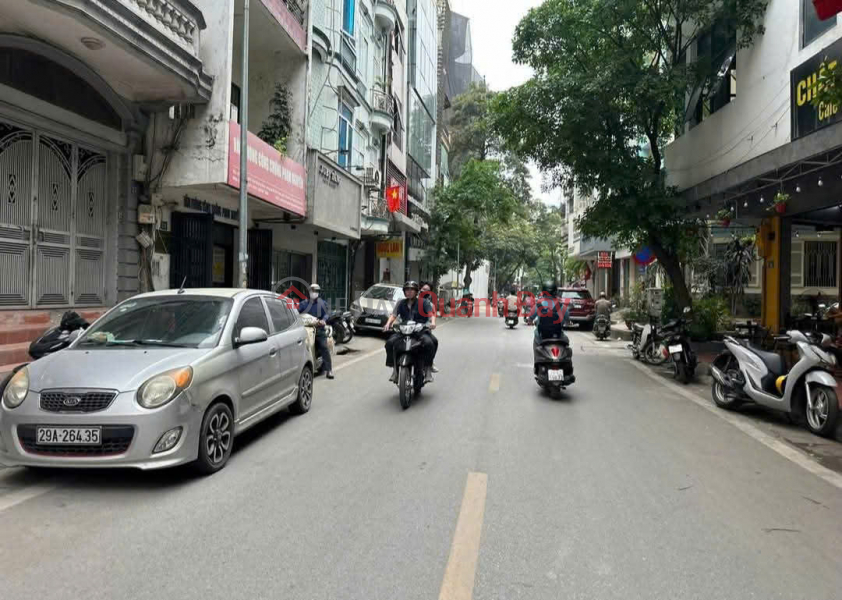 đ 16.68 Billion | HOUSE FOR SALE IN HOANG QUOC VIET, DIVIDED LOT, CAR ACCESS, SIDEWALK FOR BUSINESS, AREA 51M2, PRICE 16 BILLION 680