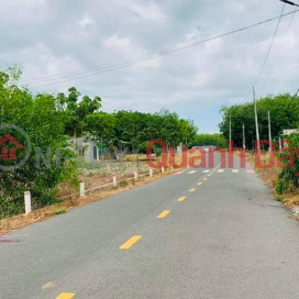 The family moved back to their hometown so they needed to sell the plot of land in Chon Thanh town _0