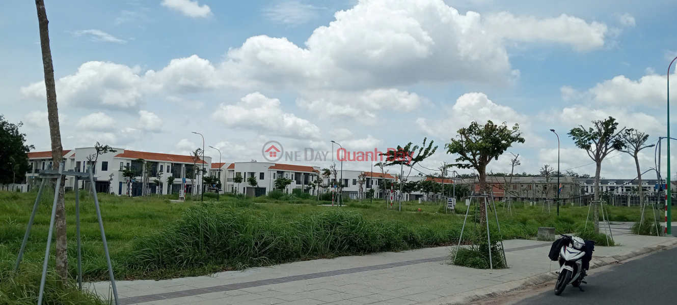 Land for sale in Hoa Loi, 80m2, 100% residential land, cheap price, Hoa Loi, Ben Cat, Binh Duong, 10 minutes to the new city center Sales Listings