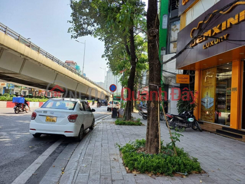 House for sale on Nguyen Chi Thanh street, area 35m2, 4 floors, money 5.3m _0