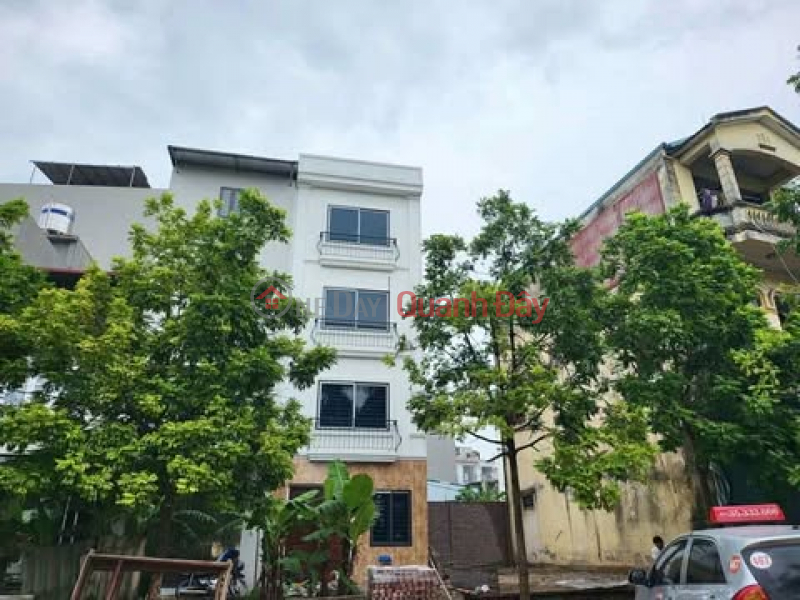 Great luck for 7-seat cars to park at the door, in front of the house. Large yard for parking many cars, large yard for exercise. Sales Listings