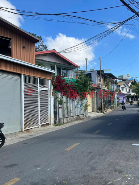 Bán nhà SRXD đường hoàng diệu phường 5 Đà Lạt ngang 6.4m giá 6.8 tỷ Niêm yết cho thuê