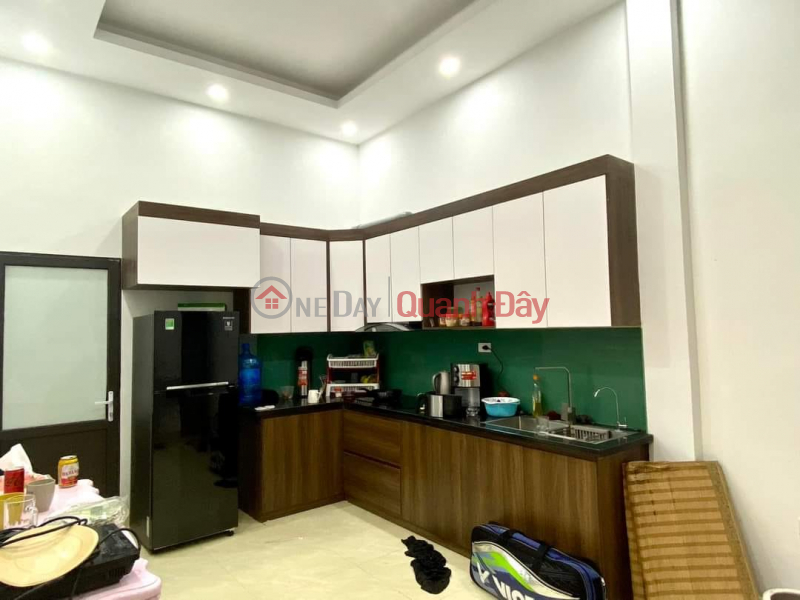 SUPER RARE FOR SALE VINCOM Neighborhood NGUYEN CHI THANH 42M2 3FLOOR PRICE 5TILLION FULL FULL WOOD FURNITURE RED CAR Sales Listings