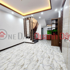 NGÃ TƯ SỞ, THANH XUÂN, CẠNH ROYAL
33m x 5 tầng, mt 4,1, giá 4,15 tỷ _0