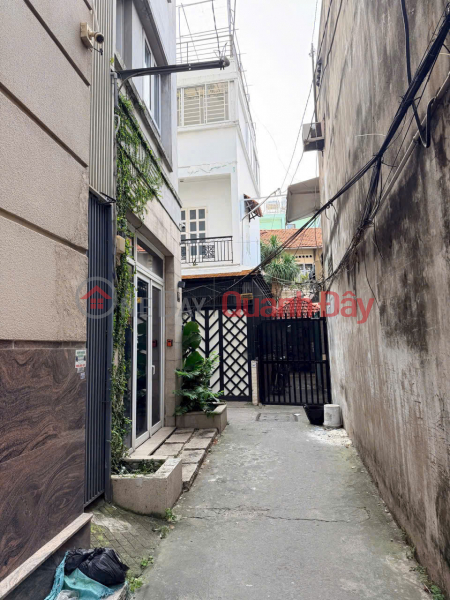 18/8B nhieu tứ phường 7 phú nhuận 3 lầu 4.8 tỉ Niêm yết bán