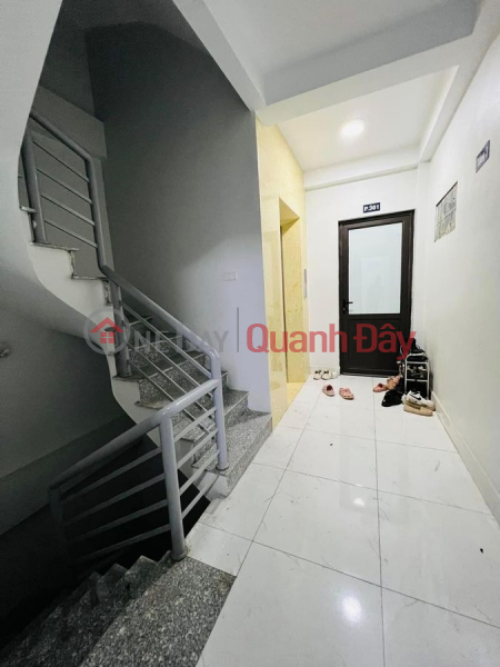 Mini apartment in Thanh Xuan district, truck parked at the door. 10 KK Rooms, Elevator. Full of tenants | Vietnam, Sales ₫ 9.9 Billion