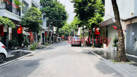 bán mảnh đất 2 thoáng, 76m, mặt tiền 7.6m, phân lô, vỉa hè , ôtô tránh _0