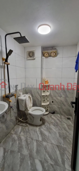 , Please Select, Residential, Sales Listings đ 7.6 Billion
