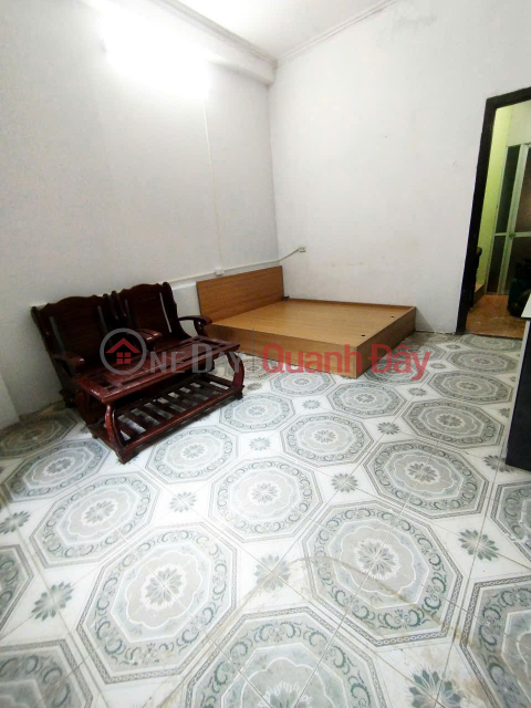 Cho thuê căn hộ tầng 3 phố Trường Chinh 50m2, 2 ngủ, 1 vệ sinh, 7.5 Triệu/th _0