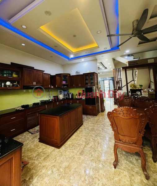 đ 13 Billion, 4-STOREY VILLA - HIGH-CLASS INTERIOR - COOL AND MULTI-FUNCTIONAL CORNER LOT - URGENT SALE.