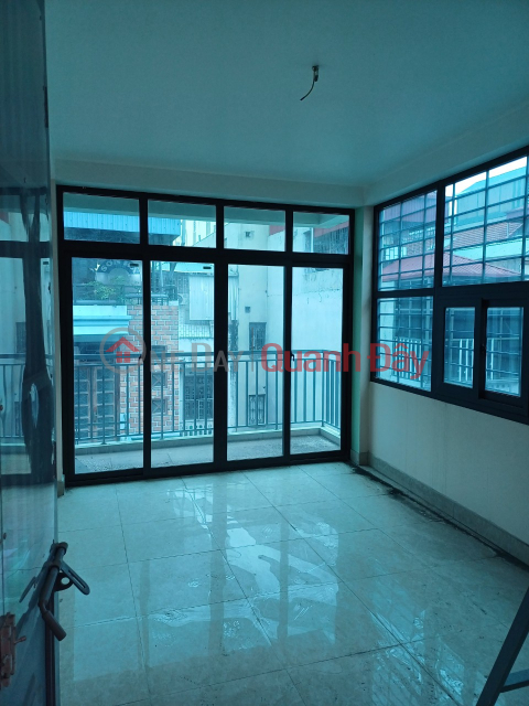 Owner sells house on De La Thanh street, area 32m2 MT 3m, area 37m2 MT 3.8m, area 45m2, MT 5m... _0