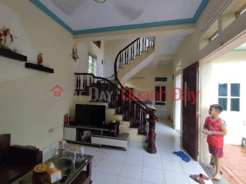 House for sale in Yen Duyen alley, Hoang Mai, Hanoi. Area 1135m2, 2 floors, 3 bedrooms, red book owner. Price 10 billion. Contact: 0989993208 _0