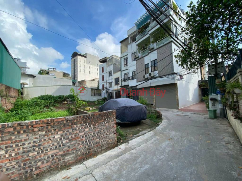 Only 1 lot! Less than 5 billion, car access to land in the center of Thach Ban, build 4-5 floors, garage, good investment, contact 0936123469 | Vietnam | Sales đ 4.95 Billion