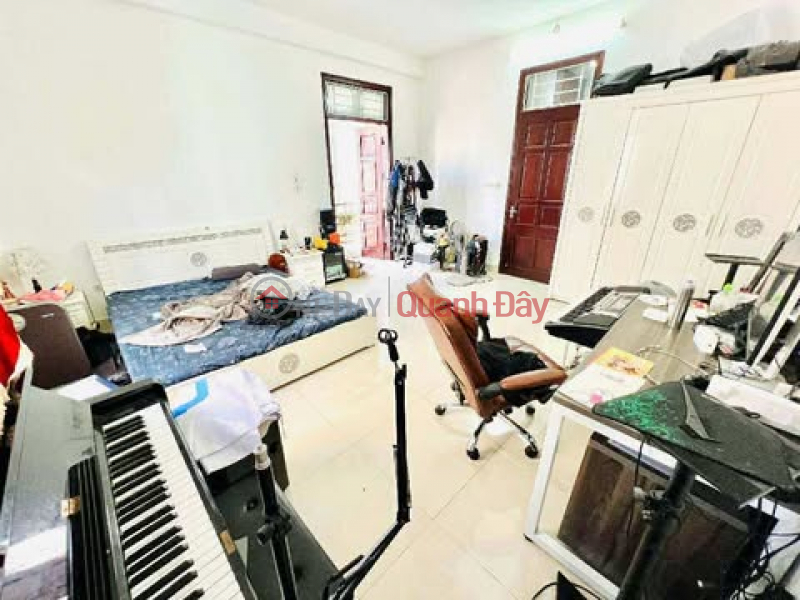 đ 6.85 Billion, MIEU NHA TAY MO - BEAUTIFUL HOUSE - CORNER LOT - 3 OPEN SIDES - FULL FURNITURE - CAR PARKING 50 meters AWAY - SURROUNDING UTILITIES