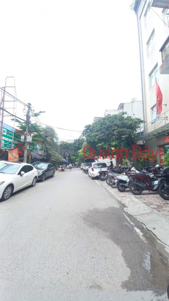 House for sale Luong The Vinh Nam Tu Liem 42m2, 2 bedrooms, Hanoi University CB Subdivision, near the car, just 4 billion, contact 0817606560 Sales Listings