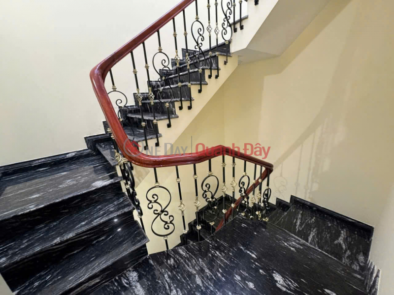 House for rent, Chùa Láng, Nguyễn Chí Thanh, ELEVATOR, 325m2 x 4 floors - 63 million VND, Vietnam Rental | đ 63 Million/ month