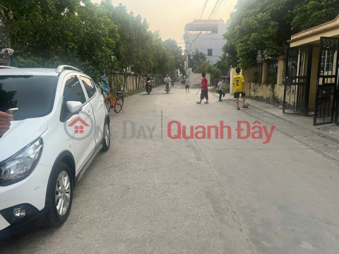 Prime land in Quang Minh, adjacent to the industrial zone and Vo Van Kiet road. Area 98m², price 4.65 billion VND. _0