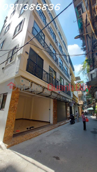 Nhà đẹp đón Tết, Hoàng Quốc Việt, 3 mặt thoáng, Ô tô tải, 50m x 5T, mặt tiền 5M, Việt Nam | Bán | đ 21 tỷ