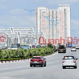 Adjacent to corner lot of Binh Minh Garden, 100m from Dong Tru bridge, sidewalk for soccer, both residential and business _0