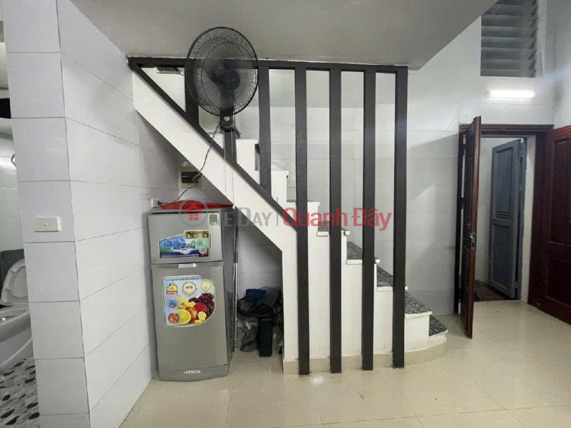 Cho thuê nhà ở nhóm 6 người nguyên căn Tam Khương - Đống Đa DT 25m2 - 3 tầng - 2 ngủ - Giá 12 Triệu (CTL) Niêm yết cho thuê