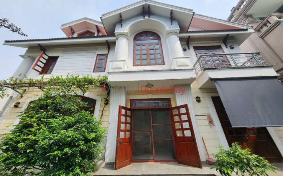 Villa for rent near Tran Nao, Saigon River frontage, District 2 Rental Listings