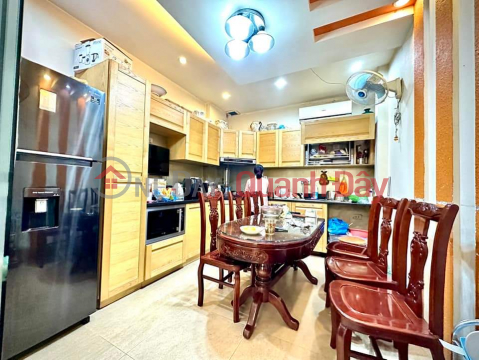 OWNER FOR SELLING KHONG HA HOUSE IN THANH XUAN DISTRICT 36m 5T 4 BILLION _0