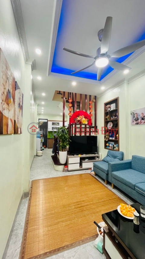 nguyễn đình hoàn cầu giấy 35m x4 tầng 9,3 tỷ 30m ô tô tránh,ngõ thông _0