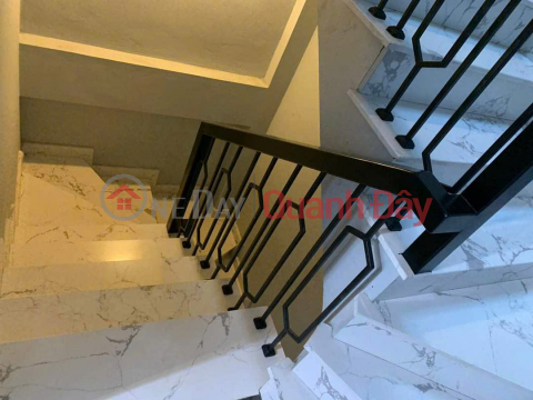 House for rent, ELEVATOR, 105m2, 6 floors; Lac Long Quan, Vo Chi Cong - 46 million VND _0