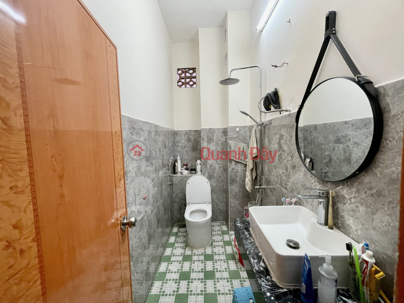 Property Search Vietnam | OneDay | Residential Sales Listings | House for sale in Cach Mang Thang 8, District 10, 62m2, two open sides, only 6 billion.