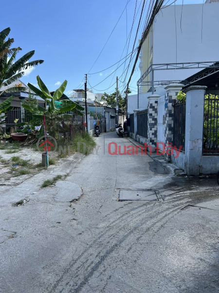 đ 4 Billion | Land for sale with house as gift on corner lot Nguyen Khuyen, Vinh Hai, Nha Trang.