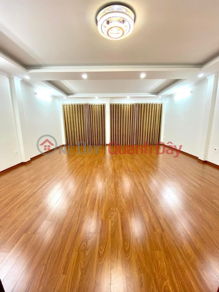 đ 18.4 Billion Beautiful house Nguyen Van Cu, 85m x 5 floors, 5m frontage, elevator, garage, full basic furniture