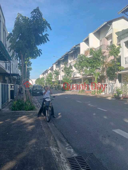 , Please Select Residential, Sales Listings đ 6 Billion