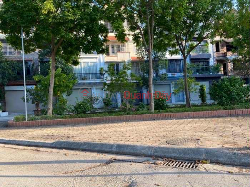 Adjacent to Thuong Thanh-Ly Son, 90m x 6 floors, 6m frontage, elevator, business, prime location Sales Listings